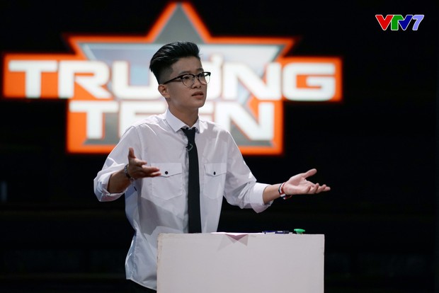 Bất ngờ xuất hiện trên sóng VTV với style tổng tài, nam sinh kiếm cho mẹ 1000 con dâu ngày càng đẹp trai, khí chất ngời ngời - Ảnh 2.