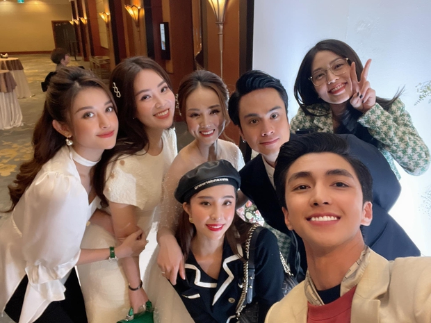 Dàn sao đổ bộ tiệc cưới NS Công Lý: Á hậu Thuỵ Vân đọ sắc bên cô dâu, Huyền My như người khổng lồ giữa dàn mỹ nhân - Ảnh 9.