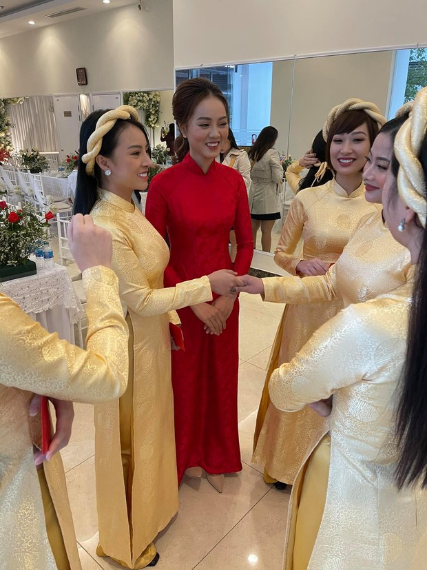 NS Cong Ly interrogation ceremony update: The groom's groom is fresh as a flower, touched by the exchange of two stepchildren on his happy father's day - Photo 7.