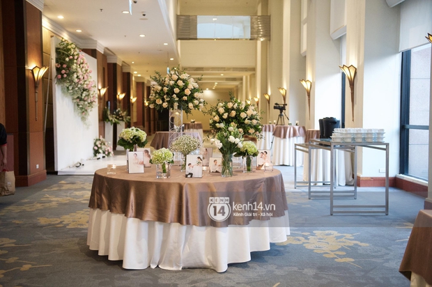 Đám cưới NS Công Lý: Cô dâu chú rể rót rượu mừng trong hạnh phúc ngập tràn, Thuỵ Vân, Dương Hoàng Yến và dàn sao đình đám đến chung vui - Ảnh 23.