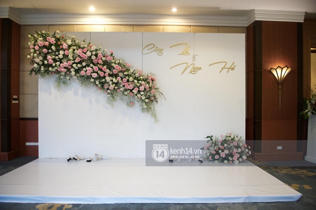 Đám cưới NS Công Lý: Cô dâu chú rể rót rượu mừng trong hạnh phúc ngập tràn, Thuỵ Vân, Dương Hoàng Yến và dàn sao đình đám đến chung vui - Ảnh 21.