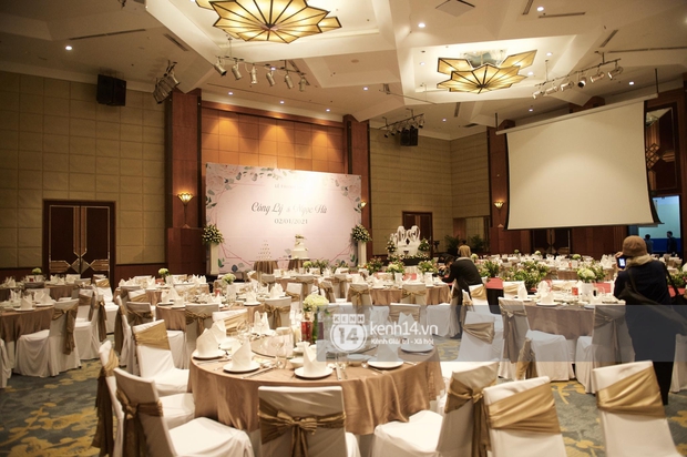 Đám cưới NS Công Lý: Cô dâu chú rể rót rượu mừng trong hạnh phúc ngập tràn, Thuỵ Vân, Dương Hoàng Yến và dàn sao đình đám đến chung vui - Ảnh 25.