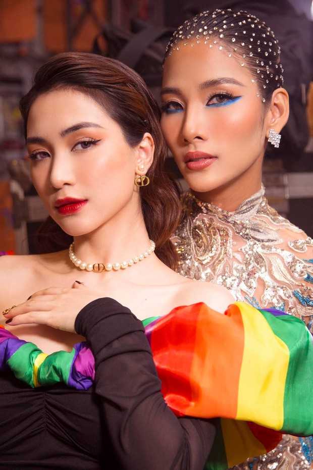 Chết cười khi xem Hòa Minzy hỏi Hoàng Thùy cách tạo dáng: Có thế nào để khoe cái mông 350k của em? - Ảnh 1. Chết cười khi xem Hòa Minzy hỏi Hoàng Thùy cách tạo dáng: Có thế nào để khoe cái mông 350k của em? - Ảnh 1.