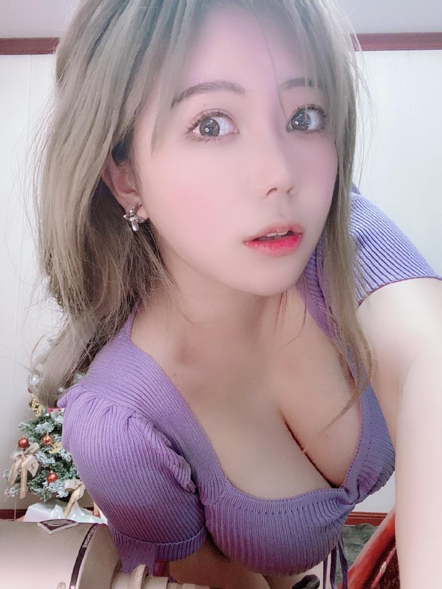 Nữ streamer từng rao bán ảnh 18+ thu về 2,8 tỷ đồng bất ngờ đăng lời tạm biệt rồi tự tử bằng thuốc ngủ - Ảnh 1.