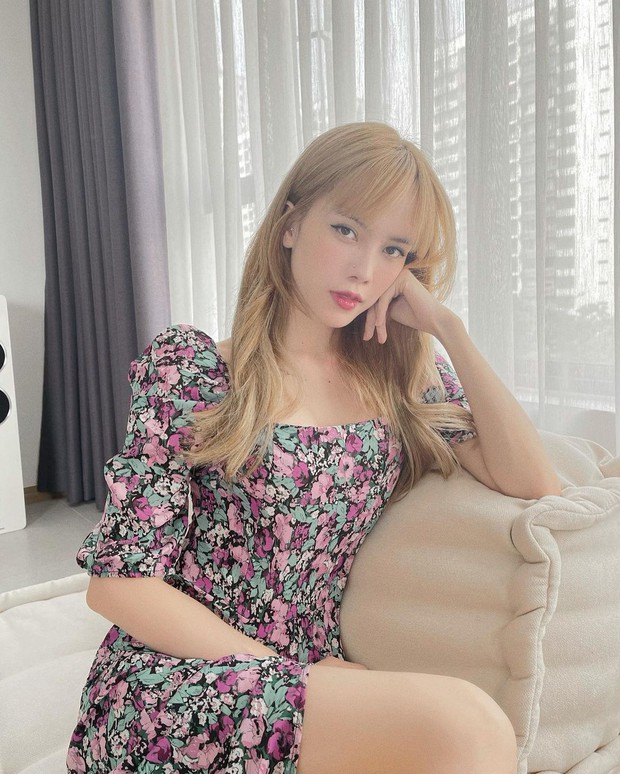 Căn hộ của Thiều Bảo Trâm: Diện tích khiêm tốn nhưng cửa sổ siêu to, đồ đạc gọn gàng ngăn nắp thấy mê - Ảnh 2. Căn hộ của Thiều Bảo Trâm: Diện tích khiêm tốn nhưng cửa sổ siêu to, đồ đạc gọn gàng ngăn nắp thấy mê - Ảnh 2.