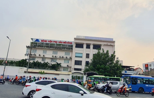 Nỗi đau của sản phụ bị liệt nửa người sau khi sinh mổ: Giờ em không thể cho con bú và tự tay ôm ấp chăm sóc con, chỉ mong BV trả lại hồ sơ bệnh án - Ảnh 1. Nỗi đau của sản phụ bị liệt nửa người sau khi sinh mổ: Giờ em không thể cho con bú và tự tay ôm ấp chăm sóc con, chỉ mong BV trả lại hồ sơ bệnh án - Ảnh 1.