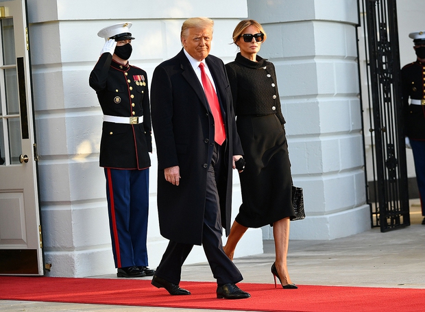 “Quý tử nước Mỹ” Barron Trump vắng mặt bí ẩn trong lễ chia tay của bố, nhưng đã âm thầm rời Nhà Trắng khi nào và ra sao, đây là câu trả lời - Ảnh 1. “Quý tử nước Mỹ” Barron Trump vắng mặt bí ẩn trong lễ chia tay của bố, nhưng đã âm thầm rời Nhà Trắng khi nào và ra sao, đây là câu trả lời - Ảnh 1.
