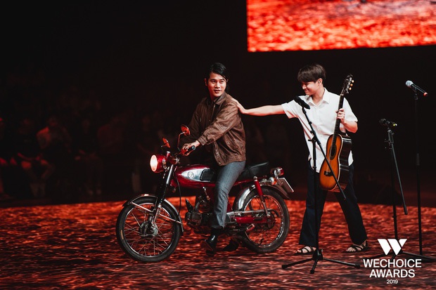 Xem lại những tiết mục đỉnh cao tại WCA 2019: Bộ tứ Anh Đen Linh Chi quá thăng hoa, các huyền thoại Underground xâm chiếm thế giới - Ảnh 7. Xem lại những tiết mục đỉnh cao tại WCA 2019: Bộ tứ Anh Đen Linh Chi quá thăng hoa, các huyền thoại Underground xâm chiếm thế giới - Ảnh 7.