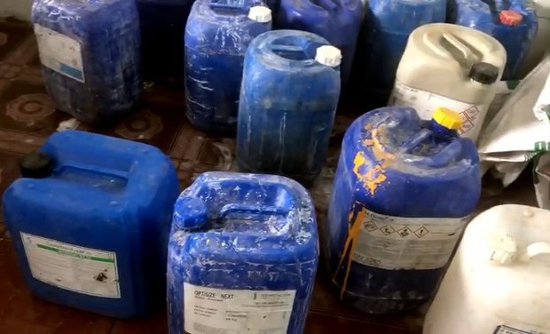 Đột kích cơ sở mỗi ngày tuồn hàng tấn ốc ngậm hóa chất ra thị trường - Ảnh 3. Đột kích cơ sở mỗi ngày tuồn hàng tấn ốc ngậm hóa chất ra thị trường - Ảnh 3.