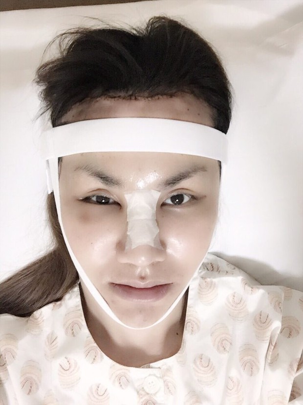 3 năm sau ngày gây bão MXH, chàng trai xấu xí hóa cô gái xinh đẹp giờ có diện mạo ngỡ ngàng, đặc biệt là mối tình với phi công trẻ - Ảnh 7. 3 năm sau ngày gây bão MXH, chàng trai xấu xí hóa cô gái xinh đẹp giờ có diện mạo ngỡ ngàng, đặc biệt là mối tình với phi công trẻ - Ảnh 7.
