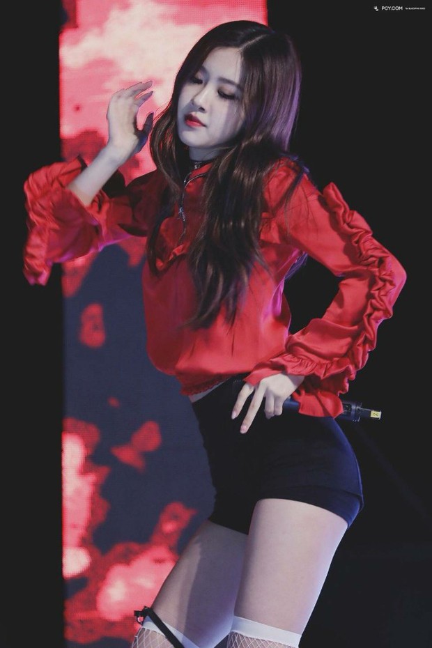 Rosé (BLACKPINK) vừa rục rịch solo, fan đã kêu gọi cô nàng để màu tóc này ngay và luôn, nhìn nhan sắc xinh đẹp hút hồn là hiểu - Ảnh 5. Rosé (BLACKPINK) vừa rục rịch solo, fan đã kêu gọi cô nàng để màu tóc này ngay và luôn, nhìn nhan sắc xinh đẹp hút hồn là hiểu - Ảnh 5.