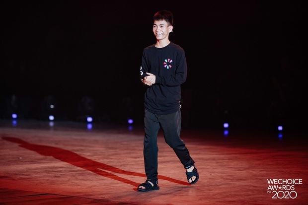 1977 Vlog và Soytiet lần đầu tiên song kiếm hợp bích: Tiếp tục cà khịa cả thế giới, từ Sơn Tùng M-TP đến Bích Phương đều lên thớt - Ảnh 10.