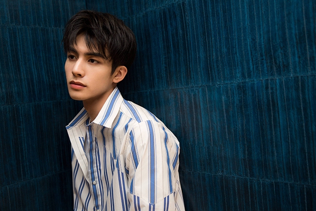 Những sao trẻ kế thừa nhan sắc “tường thành nhan sắc” châu Á hứa hẹn gây bão: Bản sao Hyun Bin đẹp ngỡ ngàng, dìm hàng cả Song Joong Ki - Ảnh 15. Những sao trẻ kế thừa nhan sắc “tường thành nhan sắc” châu Á hứa hẹn gây bão: Bản sao Hyun Bin đẹp ngỡ ngàng, dìm hàng cả Song Joong Ki - Ảnh 15.