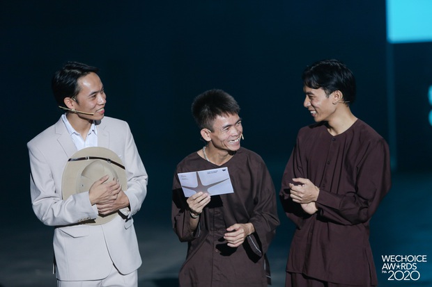 1977 Vlog và Soytiet lần đầu tiên song kiếm hợp bích: Tiếp tục cà khịa cả thế giới, từ Sơn Tùng M-TP đến Bích Phương đều lên thớt - Ảnh 7.