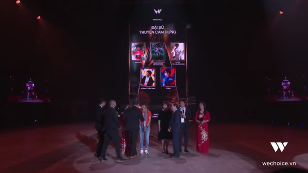 Tập thể bác sĩ tuyến đầu chống dịch tại Đà Nẵng, cha đẻ ATM gạo, SofM... trở thành Top 5 Đại sứ truyền cảm hứng WeChoice Awards 2020 - Ảnh 4.