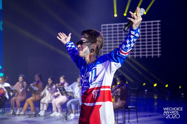 Trước giờ G Gala WeChoice Awards: Hoàng Thùy Linh và Dế Choắt cực tình tứ, Bích Phương cõng gấu siêu đáng yêu bên dàn rapper trai trẻ - Ảnh 10. Trước giờ G Gala WeChoice Awards: Hoàng Thùy Linh và Dế Choắt cực tình tứ, Bích Phương cõng gấu siêu đáng yêu bên dàn rapper trai trẻ - Ảnh 10.