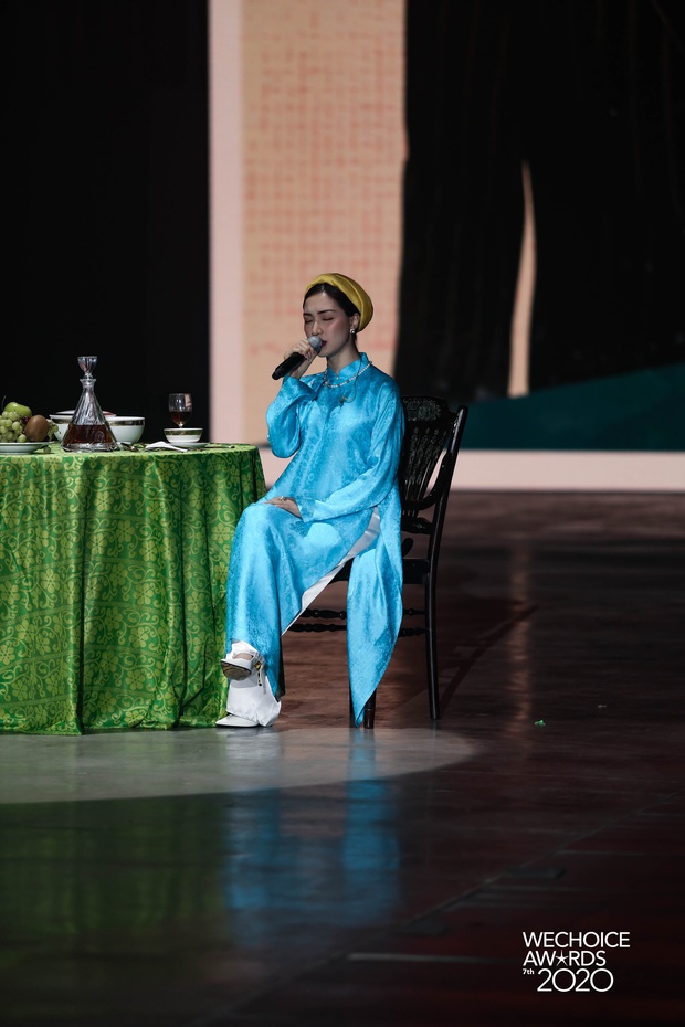 Hiền Hồ và Hoà Minzy đọ giọng đầy thăng hoa, câu chuyện về người thứ ba được đẩy lên cung bậc hoàn toàn mới tại Gala WCA 2020 - Ảnh 3.