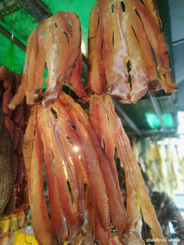 Ghé chợ Campuchia ở Sài Gòn săn món lạ ăn Tết: Cầm vài trăm nghìn mua được những gì? - Ảnh 4.