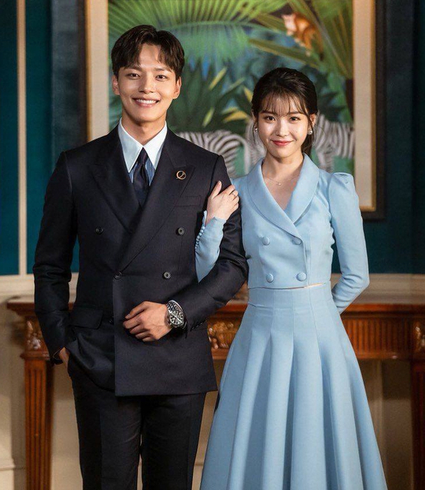 Dàn sao từ Hàn đến Việt đều mê mẩn combo váy áo hack dáng đỉnh cao, khoe eo sexy mà vẫn sang hết nút - Ảnh 3.