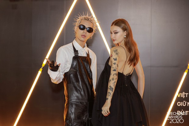 Dàn hot couple sánh vai tại Gala WeChoice Awards: Linh Rin - Phillip Nguyễn trông như vợ chồng son, Wean - Naomi bao ngầu - Ảnh 3.