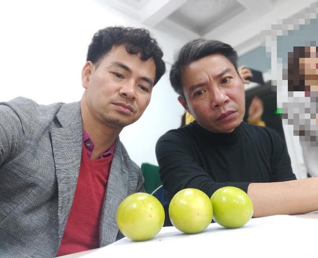 Hé lộ căn bếp dã chiến của Táo Quân lúc 2 giờ sáng: Tự Long buồn ngủ díp cả mắt vẫn cố gắng vì khán giả - Ảnh 4. Hé lộ căn bếp dã chiến của Táo Quân lúc 2 giờ sáng: Tự Long buồn ngủ díp cả mắt vẫn cố gắng vì khán giả - Ảnh 4.