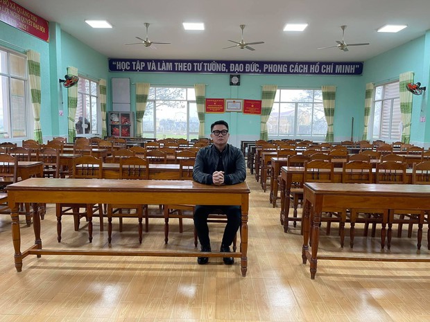 MC Quang Minh đi họp phụ huynh cho con trai nhưng phút cuối lại xị mặt, nghe lý do mà giận giùm nha! - Ảnh 1. MC Quang Minh đi họp phụ huynh cho con trai nhưng phút cuối lại xị mặt, nghe lý do mà giận giùm nha! - Ảnh 1.