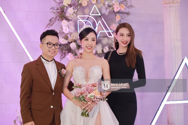 Update on the wedding of runner-up Thuy An in Ho Chi Minh City: Runner-up Thuy An was moved when her father was put into the ceremony - Photo 13.