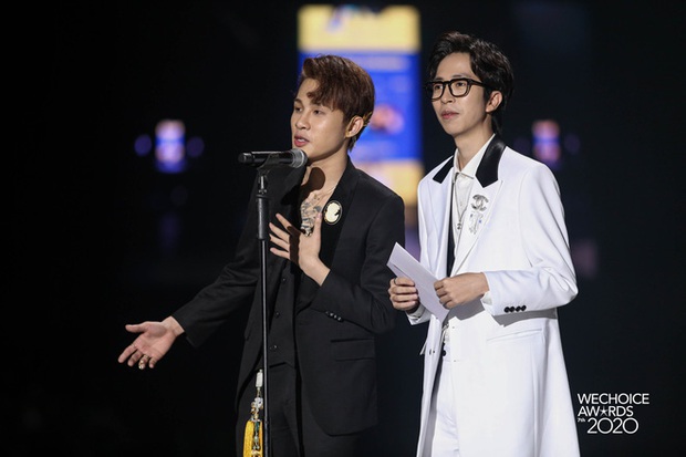 ViruSs tám đã đời với gia đình Cam Cam ở Gala WeChoice, nhưng về tới nhà mới biết vì... Kiên Hoàng đẹp trai vượt tầm bố bỉm! - Ảnh 3.