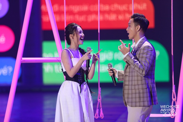 Nhìn lại WeChoice Awards 2020: quá nhiều cảm xúc, những màn kết hợp có 1-0-2, mọi ý tưởng điên rồ và diệu kỳ đều thành hiện thực - Ảnh 19. Nhìn lại WeChoice Awards 2020: quá nhiều cảm xúc, những màn kết hợp có 1-0-2, mọi ý tưởng điên rồ và diệu kỳ đều thành hiện thực - Ảnh 19.