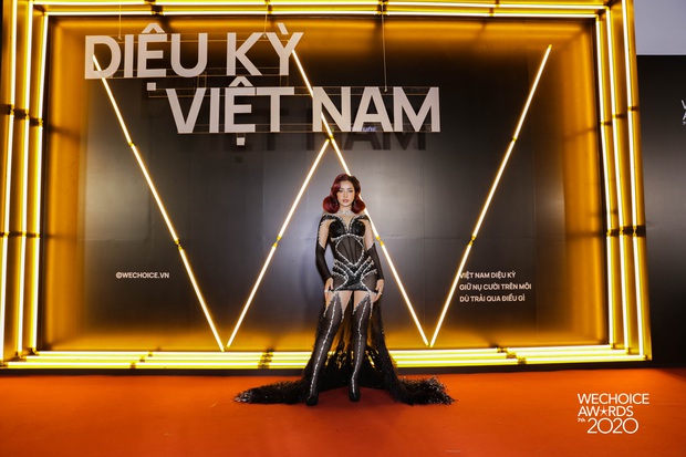 Chi Pu là mỹ nhân lên đồ “chiến” nhất WeChoice Awards 2020, độ bốc tăng dần theo năm tháng  - Ảnh 2.