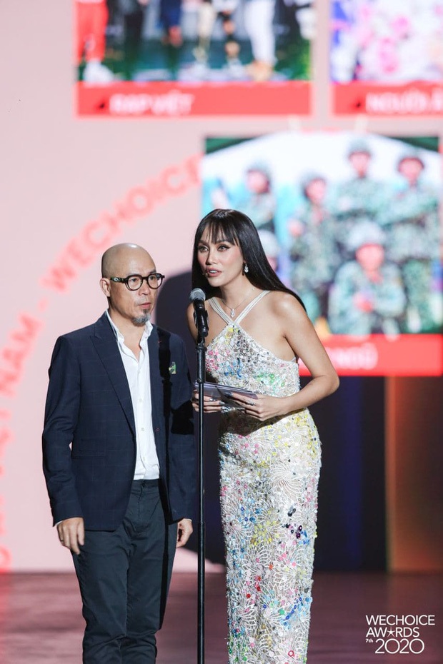 Võ Hoàng Yến tiết lộ lý do đọc tên Rap Việt nhấn nhá đầy hài hước tại Gala WeChoice Awards 2020 - Ảnh 5. Võ Hoàng Yến tiết lộ lý do đọc tên Rap Việt nhấn nhá đầy hài hước tại Gala WeChoice Awards 2020 - Ảnh 5.