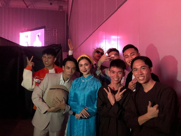 Loạt ảnh hậu trường nhắng nhít của dàn sao Vpop tại Gala WCA 2020: Để ý mới thấy có một điểm chung đó là 1977 vlog! - Ảnh 3. Loạt ảnh hậu trường nhắng nhít của dàn sao Vpop tại Gala WCA 2020: Để ý mới thấy có một điểm chung đó là 1977 vlog! - Ảnh 3.