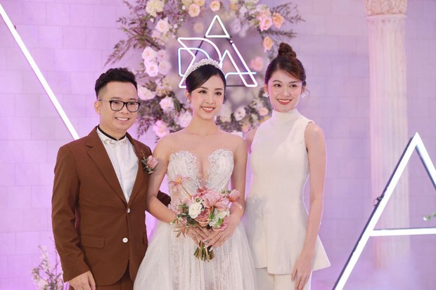 Update runner-up Thuy An's wedding in Ho Chi Minh City: Runner-up Thuy An was thrilled when her father brought her to the ceremony - Photo 11.