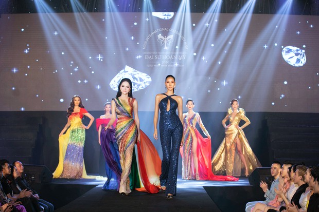 Chung kết Đại Sứ Hoàn Mỹ: Hương Giang cùng dàn bóng hồng bùng nổ sân khấu, CEO Matt Liu lộ biểu cảm gây chú ý - Ảnh 6.