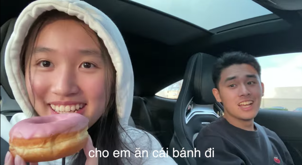 Jenny Huỳnh gây choáng với bảng điểm toàn A, sẵn sàng đứng dưới trời lạnh ăn bánh vì anh trai không muốn xe bẩn - Ảnh 1. Jenny Huỳnh gây choáng với bảng điểm toàn A, sẵn sàng đứng dưới trời lạnh ăn bánh vì anh trai không muốn xe bẩn - Ảnh 1.