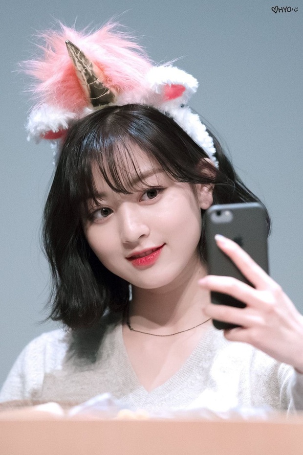 Trưởng nhóm Twice khiến dân tình tranh cãi khi để tóc bob: Visual thăng hạng đến độ từng lấn át cả Sana? - Ảnh 1. Trưởng nhóm Twice khiến dân tình tranh cãi khi để tóc bob: Visual thăng hạng đến độ từng lấn át cả Sana? - Ảnh 1.