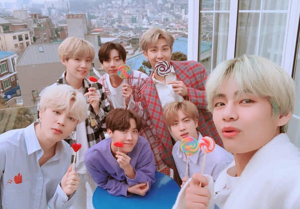 Đang yên đang lành BTS lại ra album làm fan rút ví mà đau đầu: Dù bình mới rượu cũ nhưng có thêm 2 chi tiết đáng giá ngàn vàng - Ảnh 3. Đang yên đang lành BTS lại ra album làm fan rút ví mà đau đầu: Dù bình mới rượu cũ nhưng có thêm 2 chi tiết đáng giá ngàn vàng - Ảnh 3.
