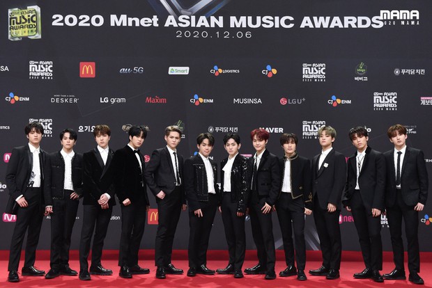 Thấy YG và Mnet có dấu hiệu làm lành, Knet hóng dàn idol xuất hiện tại lễ trao giải cuối năm và khẳng định: MAMA thật trống vắng khi thiếu YG - Ảnh 3. Thấy YG và Mnet có dấu hiệu làm lành, Knet hóng dàn idol xuất hiện tại lễ trao giải cuối năm và khẳng định: MAMA thật trống vắng khi thiếu YG - Ảnh 3.