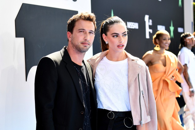 “Người phụ nữ đẹp nhất hành tinh 2020” kể chuyện bị chế giễu chê xấu, lột xác từ gái quê thành quý cô sang chảnh cùng chuyện tình với thiếu gia tỷ phú - Ảnh 8.