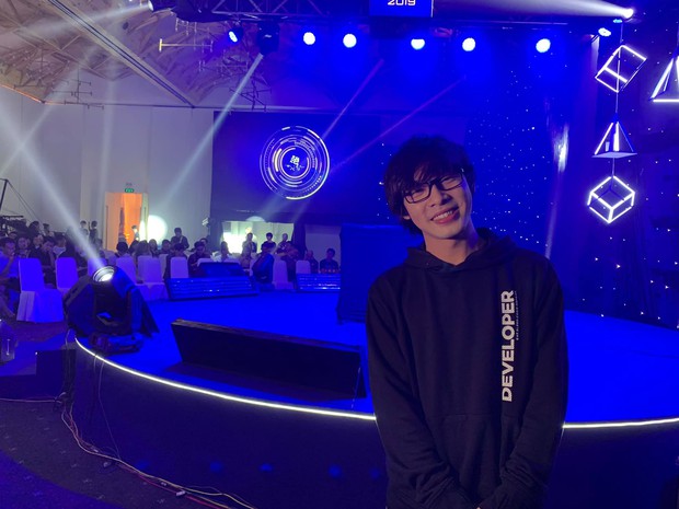 Đẳng cấp: Kỹ sư 9X dùng AI sáng tác 10 bài hát trong 1 giây, điều quan trọng là rất đẹp trai - Ảnh 9.