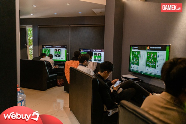 Cận cảnh quán PS5 siêu xịn xò đầu tiên tại Hà Nội - Ảnh 8.