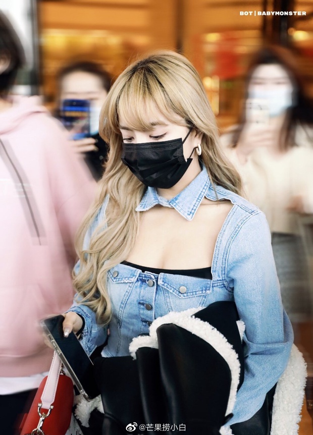 Lên đồ giống hệt Lisa, thành viên THE9 bị chê thua kém hẳn “lão sư” cả về style lẫn thần thái - Ảnh 4. Lên đồ giống hệt Lisa, thành viên THE9 bị chê thua kém hẳn “lão sư” cả về style lẫn thần thái - Ảnh 4.
