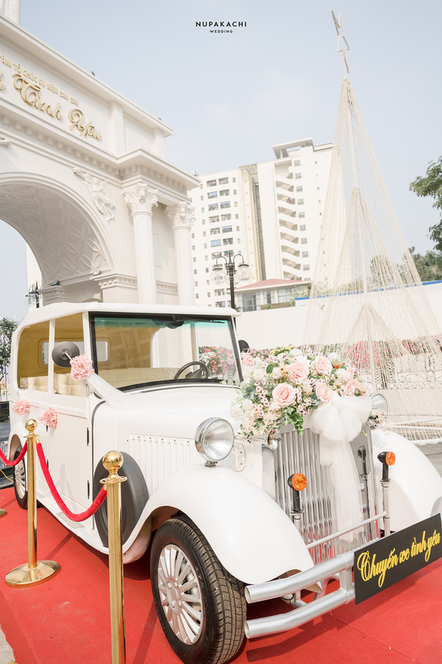 Đám cưới “cổ tích” tại Bắc Ninh: Bố tự tay thiết kế hôn lễ cho con gái, chi phí hơn 30 tỷ, gần 300 xế hộp xếp chật kín đường - Ảnh 13.