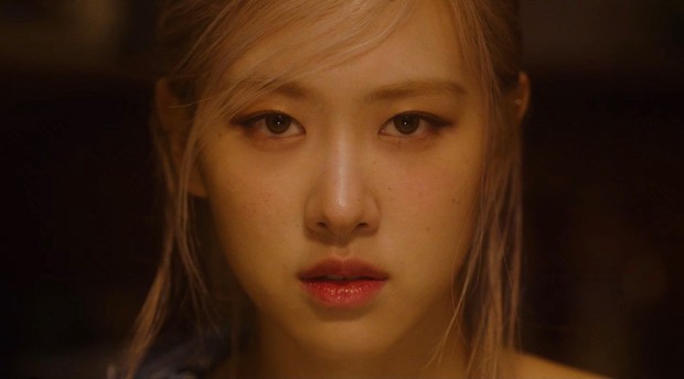 Mới tung teaser thôi mà Rosé đã tự xô đổ thành tích nội bộ nhà BLACKPINK, thiết lập kỷ lục tốc độ triệu likes trên mặt trận nữ idol solo - Ảnh 5. Mới tung teaser thôi mà Rosé đã tự xô đổ thành tích nội bộ nhà BLACKPINK, thiết lập kỷ lục tốc độ triệu likes trên mặt trận nữ idol solo - Ảnh 5.