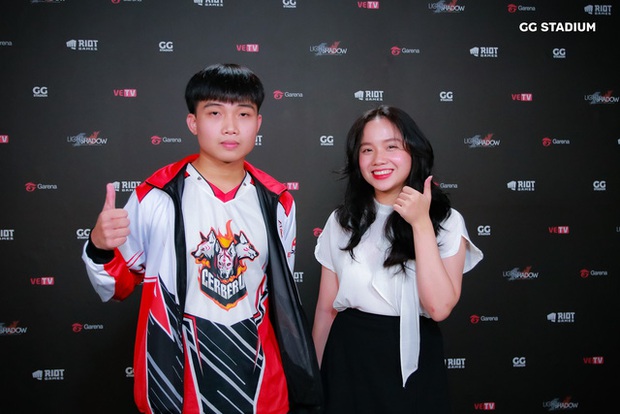 Kim Sa tiết lộ lý do nổi tiếng vì chơi Liên Quân nhưng lại làm MC cho Liên Minh, khen Artemis và Dia1 dễ thương - Ảnh 1. Kim Sa tiết lộ lý do nổi tiếng vì chơi Liên Quân nhưng lại làm MC cho Liên Minh, khen Artemis và Dia1 dễ thương - Ảnh 1.