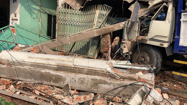 CLIP: Tai nạn kinh hoàng ở Biên Hòa, người và xe nằm la liệt - Ảnh 14.