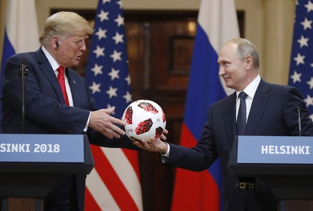 Những món quà siêu độc mà “Quý tử nước Mỹ” Barron Trump nhận được từ người nổi tiếng, đỉnh nhất là món quà từ Tổng thống Mông Cổ - Ảnh 4. Những món quà siêu độc mà “Quý tử nước Mỹ” Barron Trump nhận được từ người nổi tiếng, đỉnh nhất là món quà từ Tổng thống Mông Cổ - Ảnh 4.