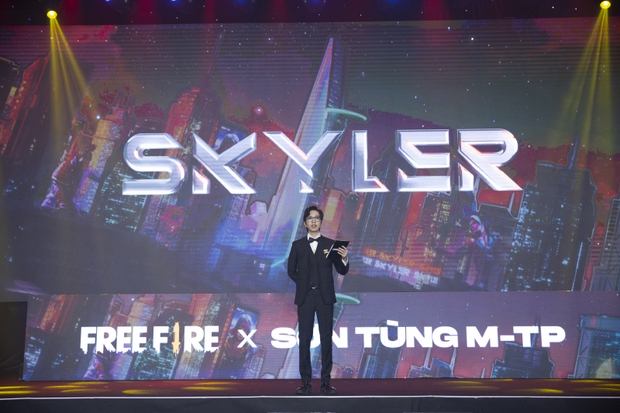 ViruSs diện vest cực lịch lãm làm MC tại sự kiện ra mắt MV của Sơn Tùng M-TP và Free Fire - Ảnh 6.