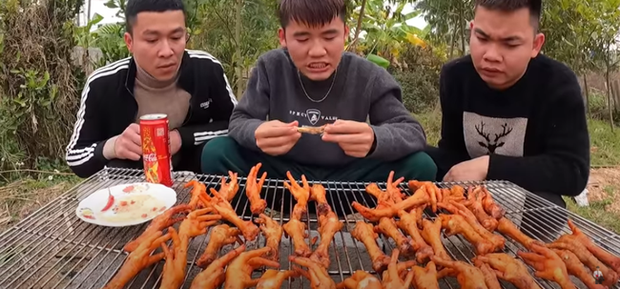 Con trai bà Tân sau khi bị dân mạng tố “bốc phét” liền ngầm có động thái sửa đổi trong vlog mới, nhưng liệu có trót lọt? - Ảnh 1. Con trai bà Tân sau khi bị dân mạng tố “bốc phét” liền ngầm có động thái sửa đổi trong vlog mới, nhưng liệu có trót lọt? - Ảnh 1.