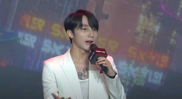 HOT: Sơn Tùng M-TP lần đầu xuất hiện trước truyền thông sau drama trà xanh - Ảnh 3.